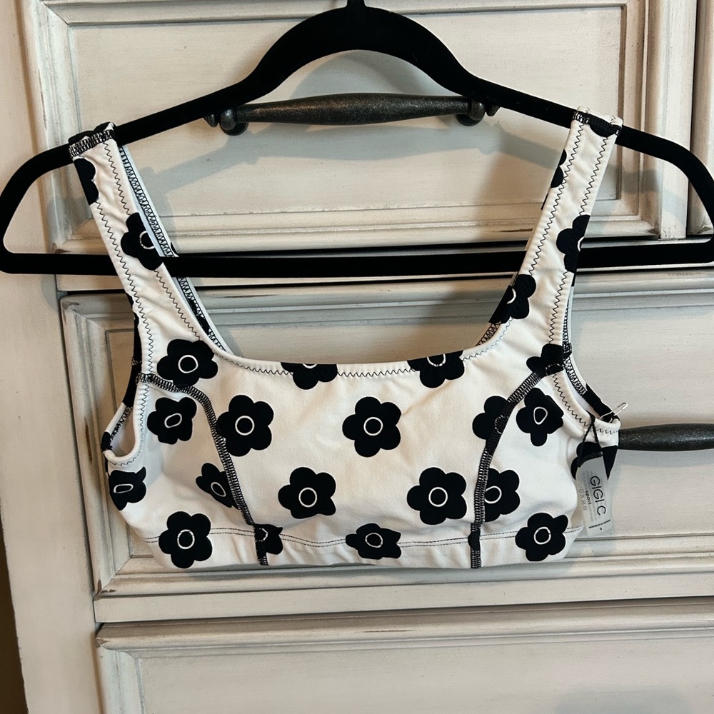 GIGI C Black and White Floral Sports Bra